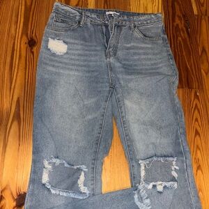 Used like new Gianni Bini distressed jeans